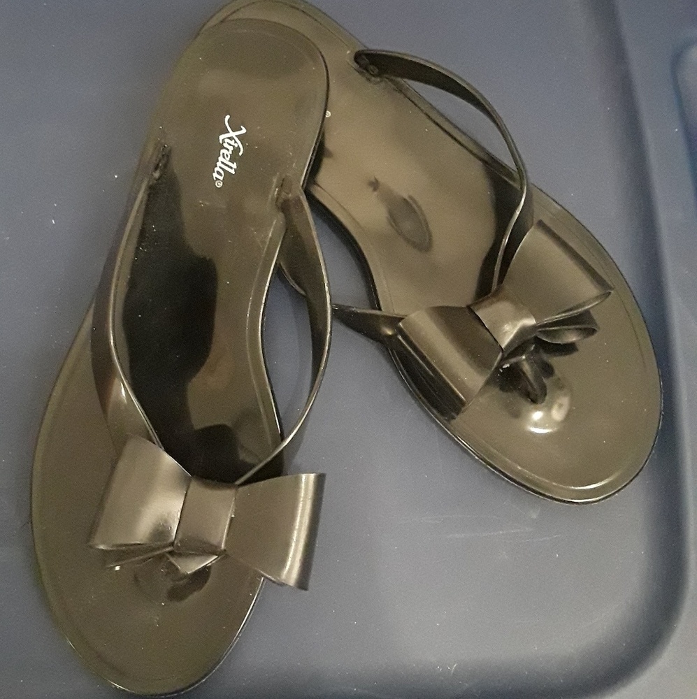 Black Jelly Sandals